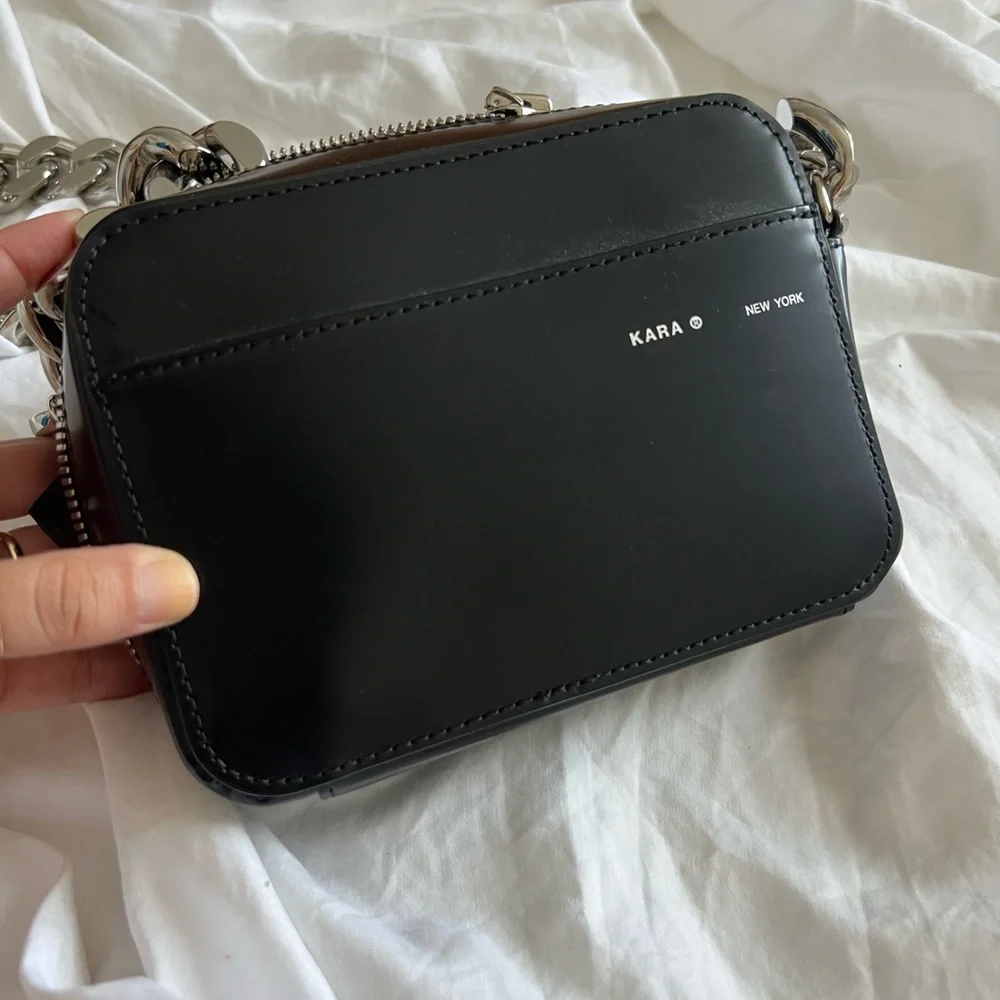 Kara NYC camera bag chain strap - Picture 2 of 7